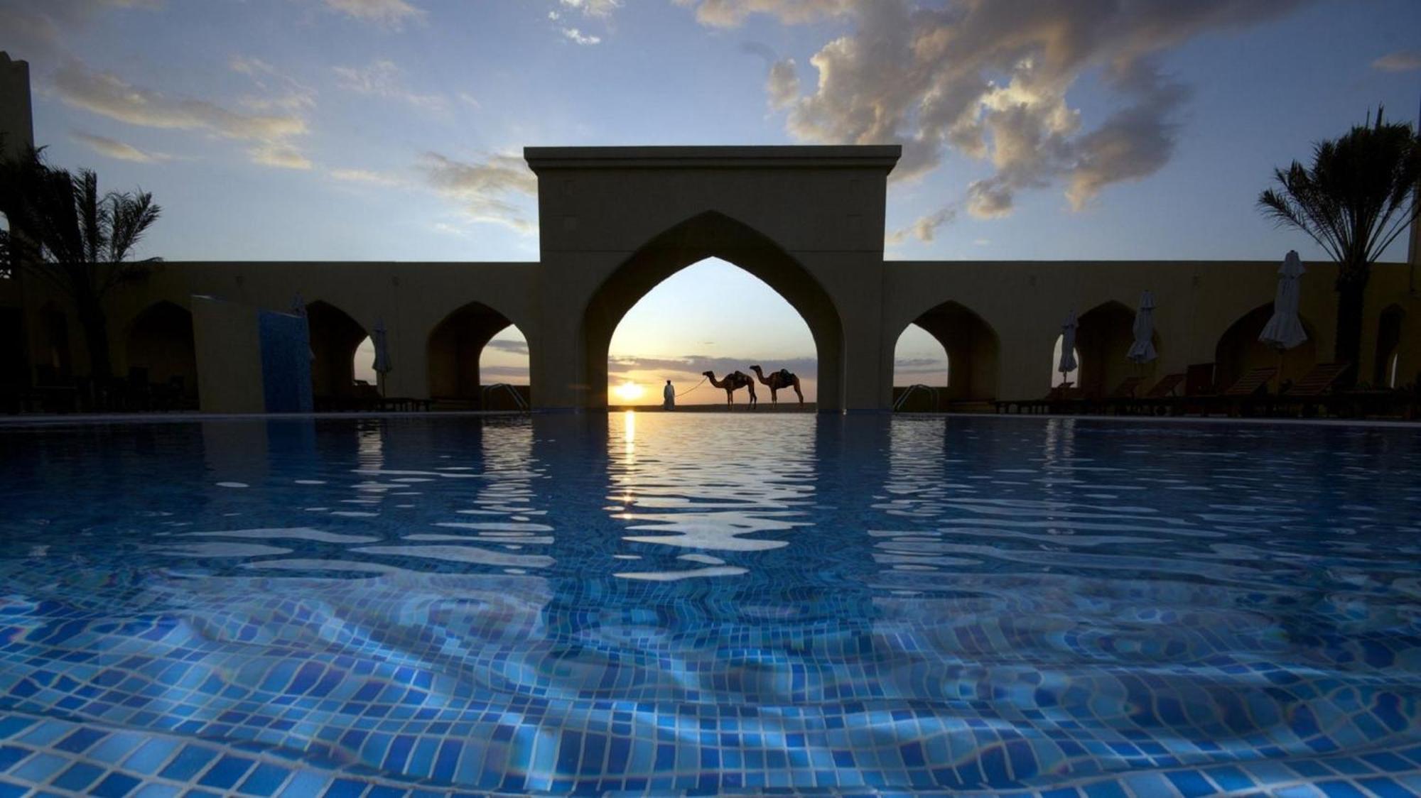 Aldhafra Resort, Vignette Collection By Ihg Madinat Zayed Exterior photo