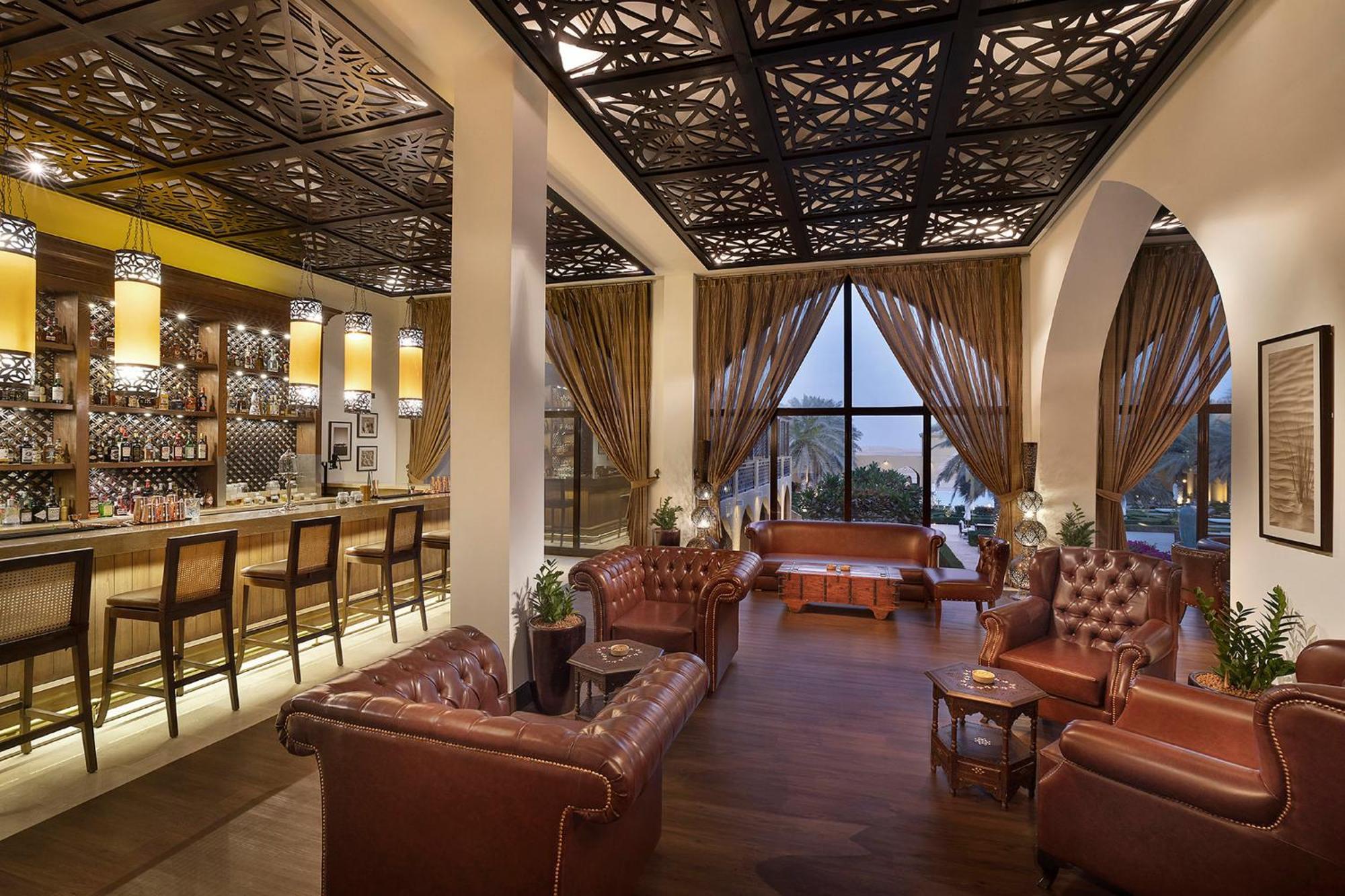 Aldhafra Resort, Vignette Collection By Ihg Madinat Zayed Exterior photo