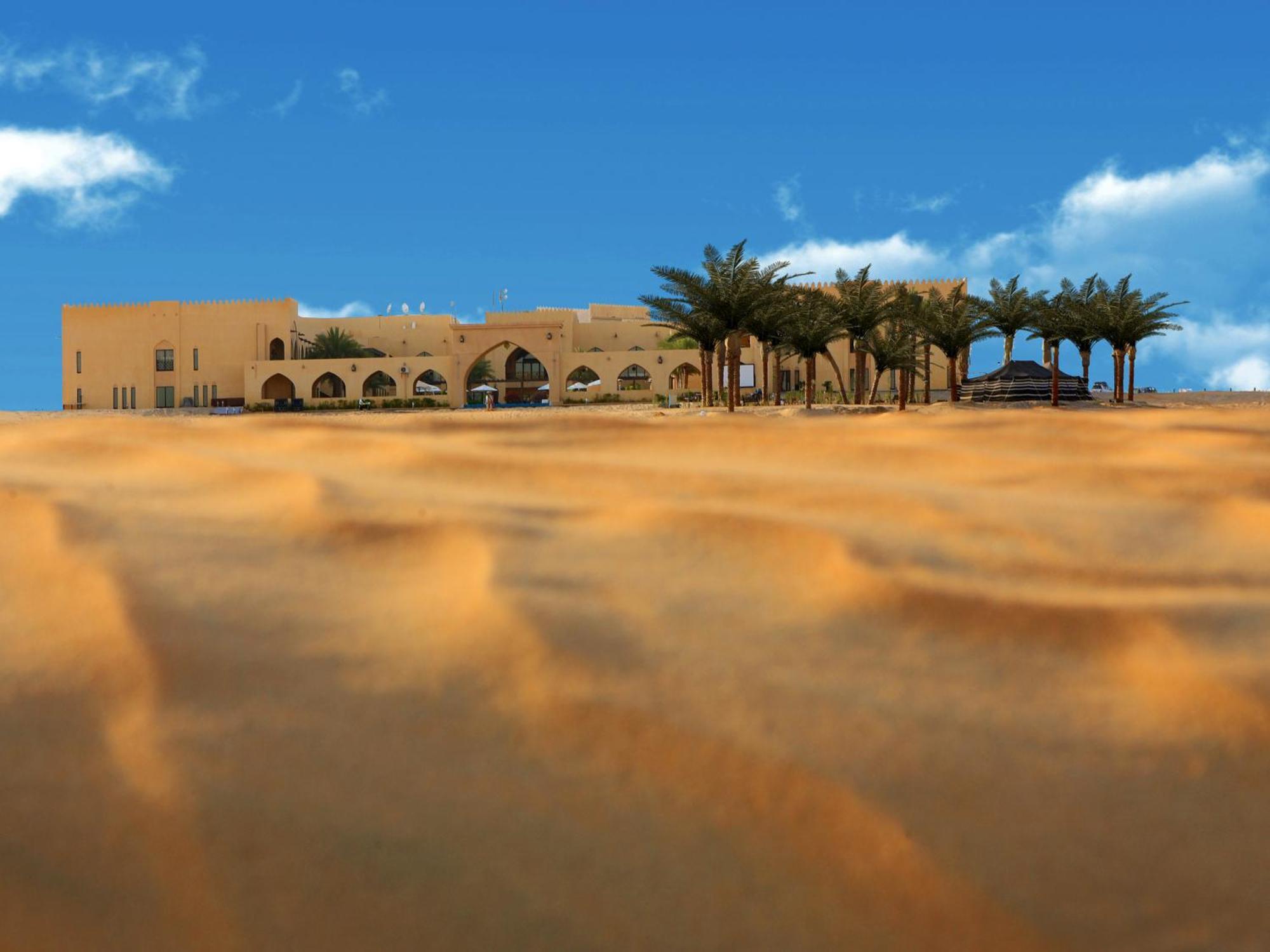 Aldhafra Resort, Vignette Collection By Ihg Madinat Zayed Exterior photo